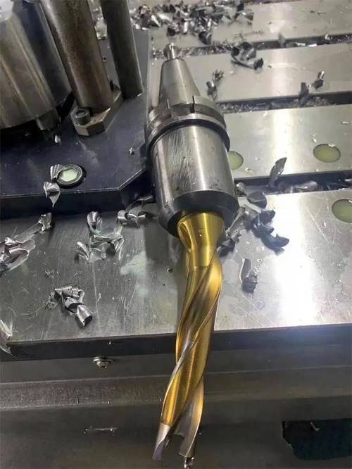 数控加工撞刀事故前后对比图