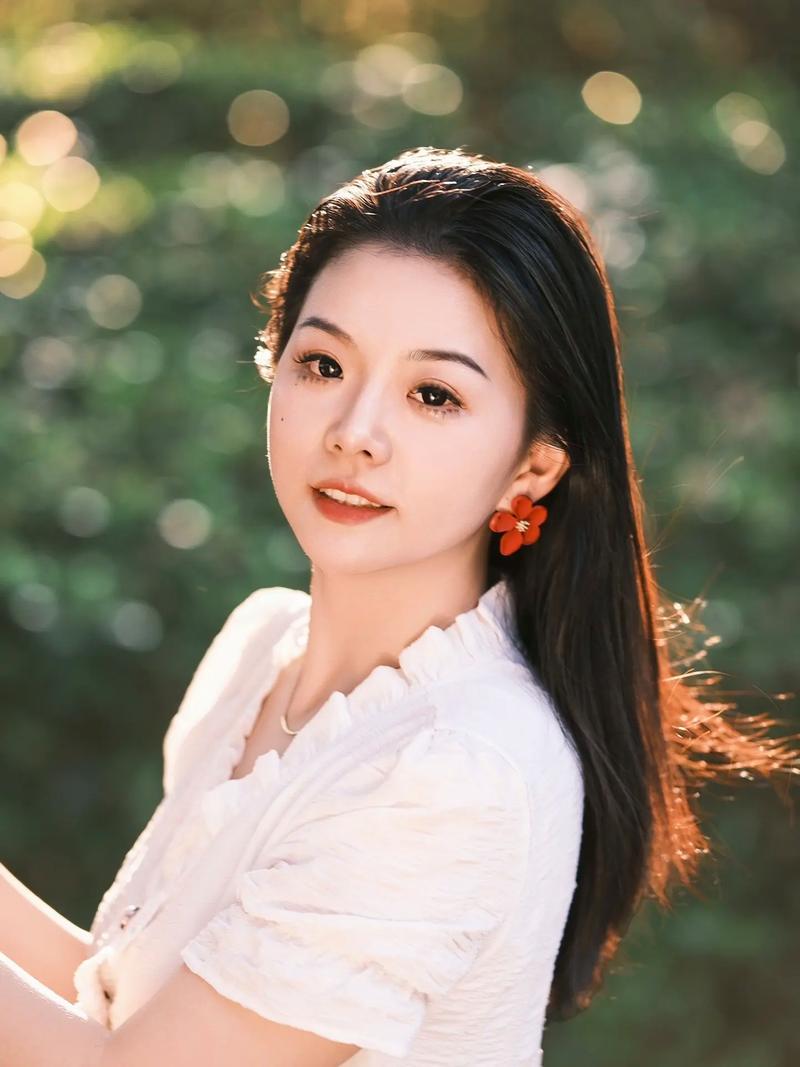 人像摄影背景虚化示例 大光圈镜头效果