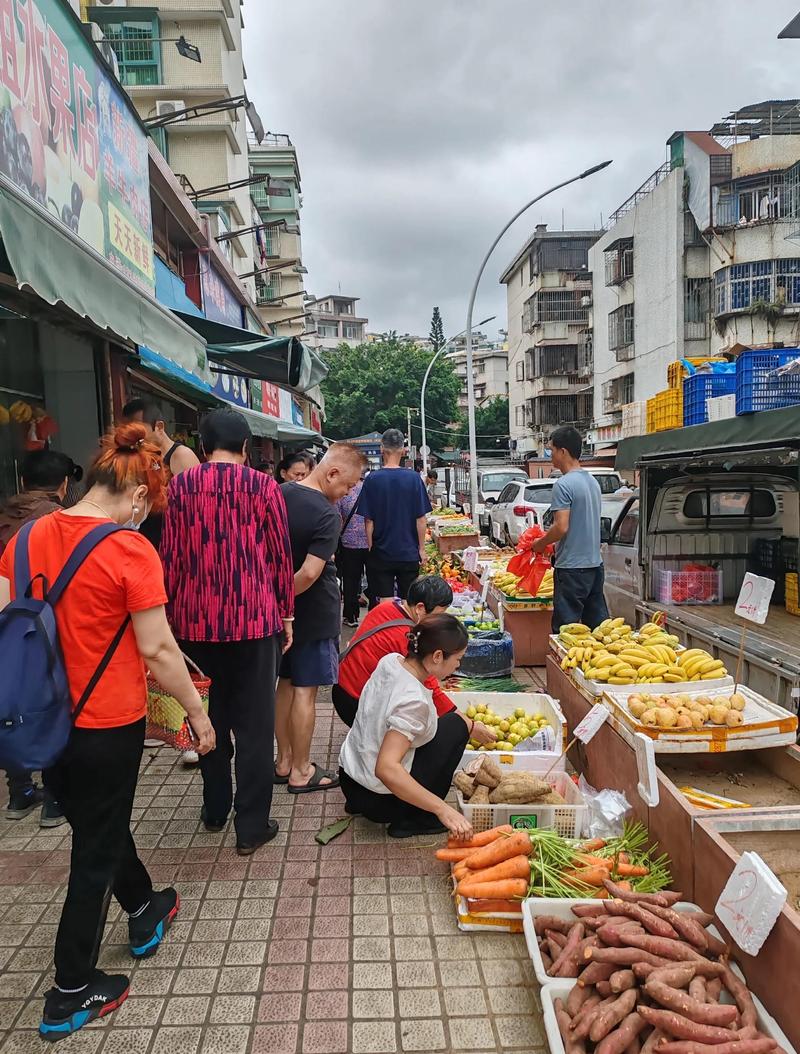一、住进菜市场附近,与本地生活撞个满怀