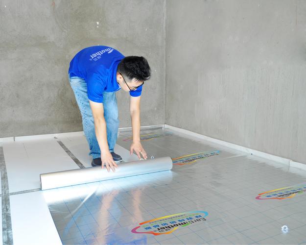 地暖铺设反射膜防潮施工图