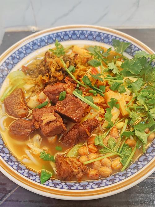 老周家米线酸笋牛肉