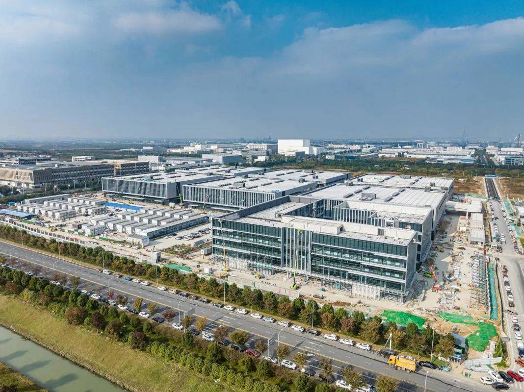 长三角空置工业产业园标准厂房外景