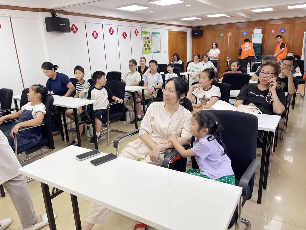 家长学校家长角色扮演互动课堂