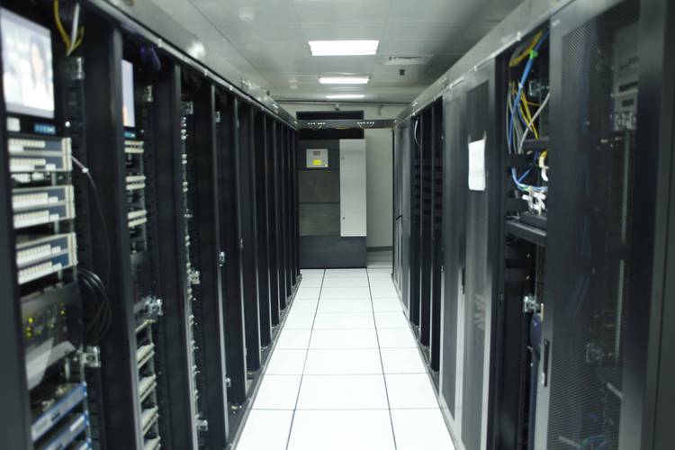 企业早期自建IDC机房服务器集群