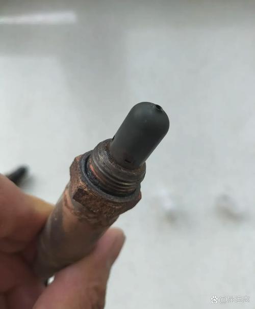汽车氧传感器插头氧化锈蚀实拍