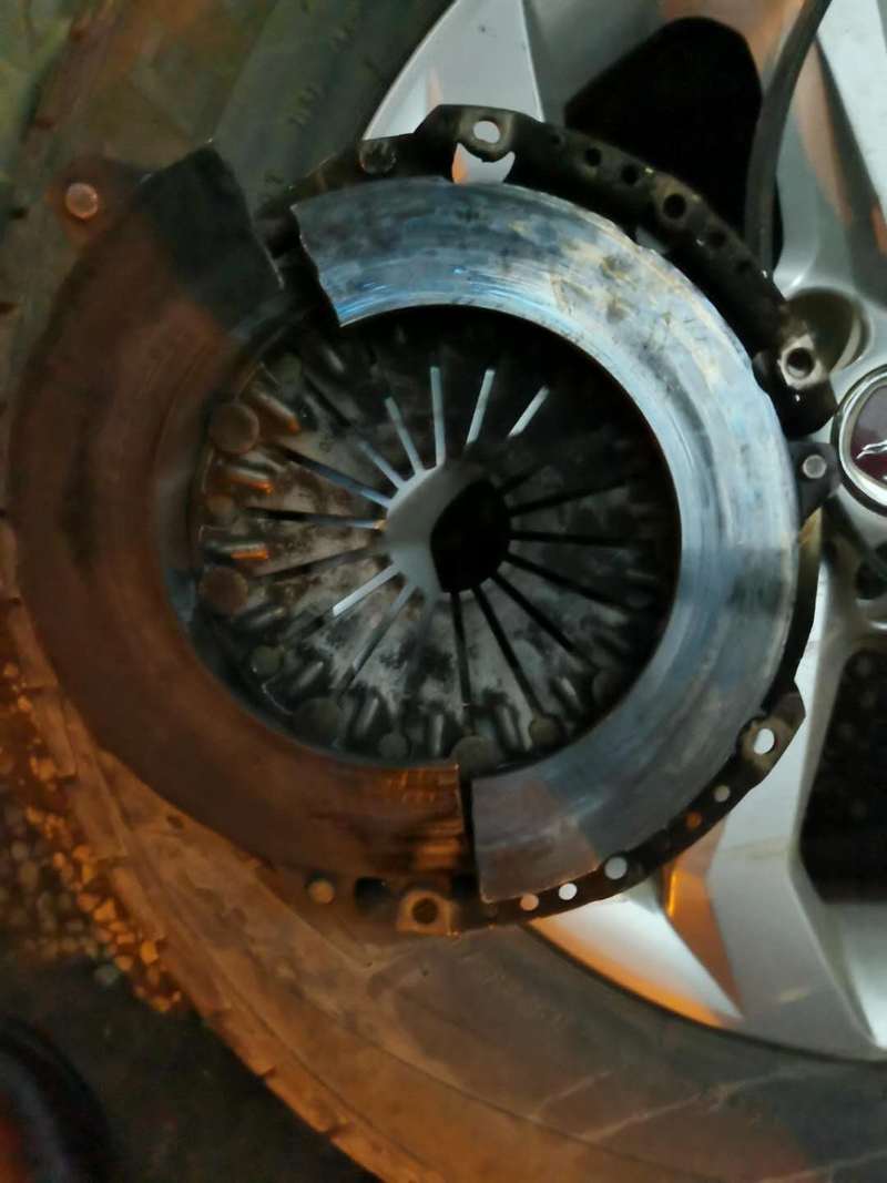 汽车空调电磁离合器吸盘磨损沟槽实拍