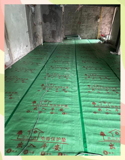 装修工地地砖成品保护膜交叉作业