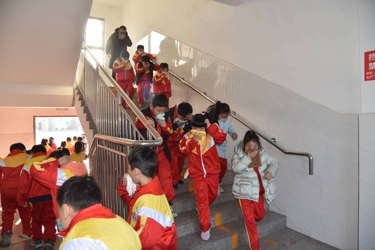 应急疏散演练不是走过场:从‘演戏’到‘实战’,就差这三点-如东教育网