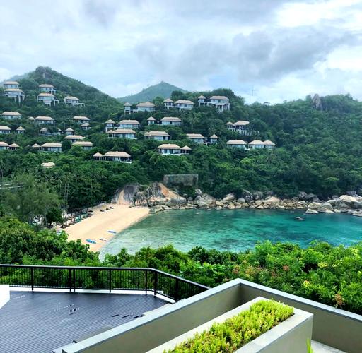 苏梅岛半山腰海景房阳台海湾实拍