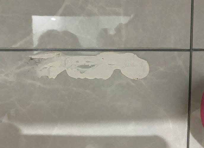 厨房免钉胶挂钩掉落现场