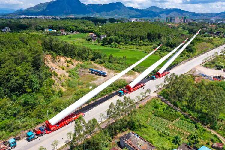 现代大型风力发电机叶片运输场景