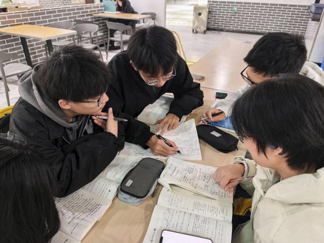 互助学习模式异质分组座位安排示意图