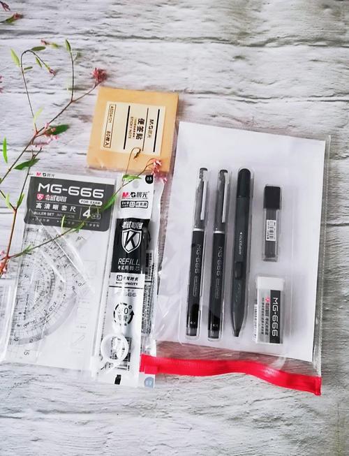 高考考生考场文具摆放图