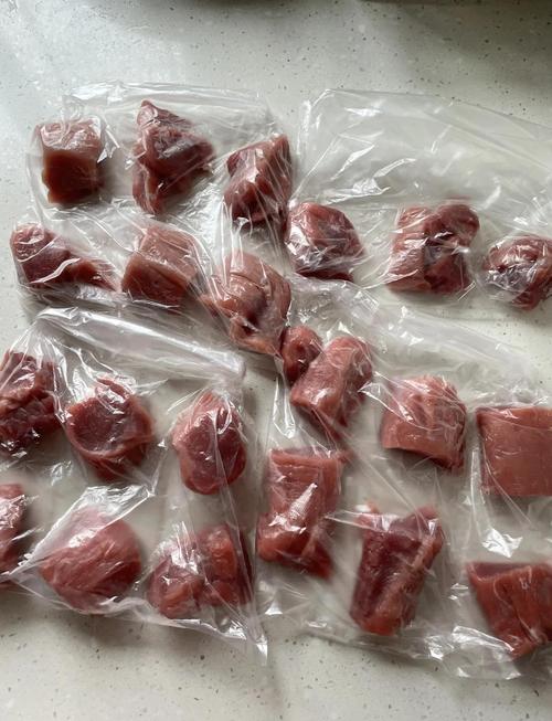 冷冻肉类分装压扁保存示意图
