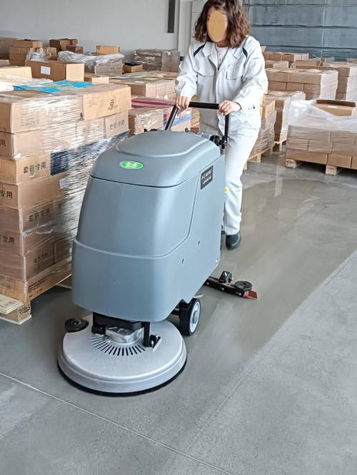 工厂车间商用工业洗地机作业图