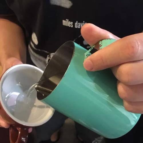 融合与拉花缸的秘密