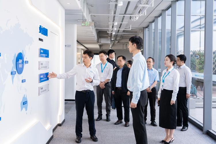 佛山户外储能企业产学研对接现场交流特写