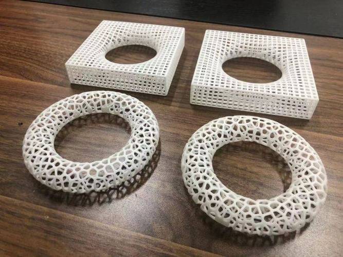 3D打印尼龙治具与金属镶嵌钻套的混合结构近景
