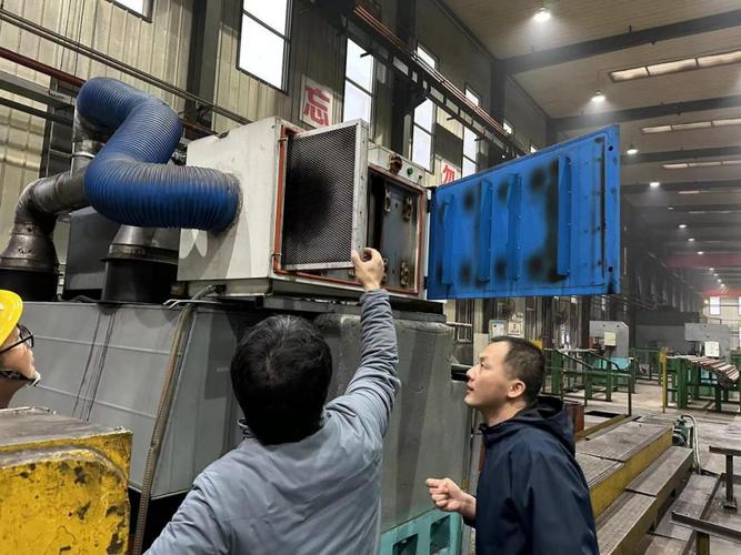 淬火炉厂家工程师上门维护现场