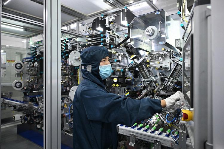 别再拿线性控制硬扛精密制造：工业非线性控制的落地实操笔记
