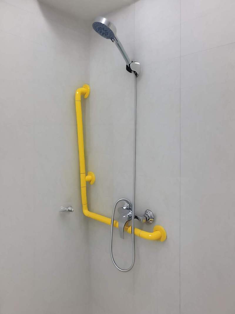 卫生间墙面L型适老扶手安装实景图