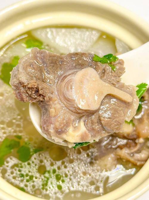 乐山王记汤馆跷脚牛骨老汤碗配干海椒碟