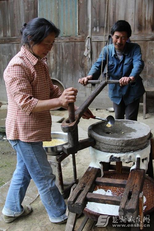 张关合渣石磨制作