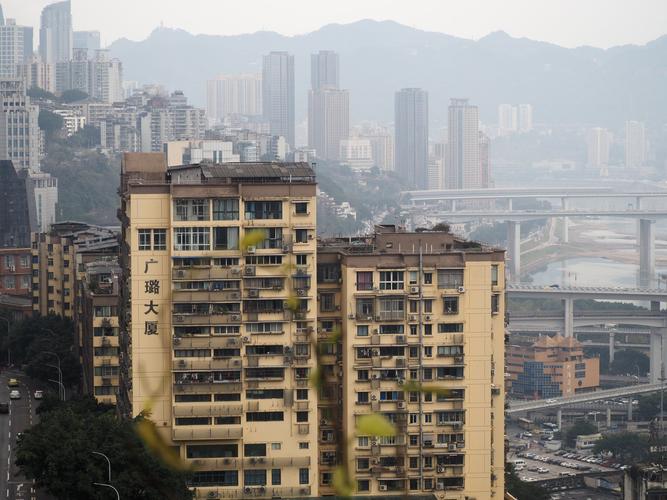 鹅岭二厂天台俯瞰渝中