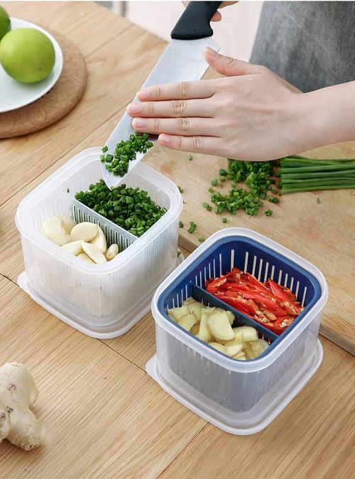 密封保鲜盒分装剩菜操作图