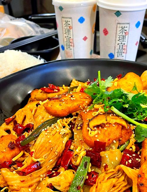 麻辣素食香锅特写多种蔬菜豆制品