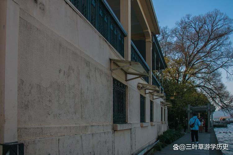 杭州西湖民国文保建筑违规改造现场图