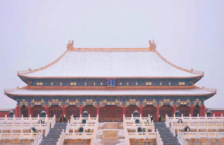 正午强光下故宫太和殿广场空无一人