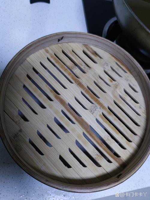 竹蒸笼发霉细节特写图