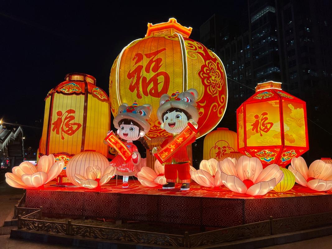 德州减河元宵灯会入口处大型花灯
