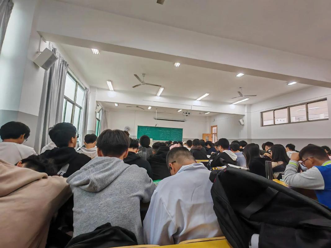 高等教育走下神坛：我们还需要那张纸吗？-如东教育网