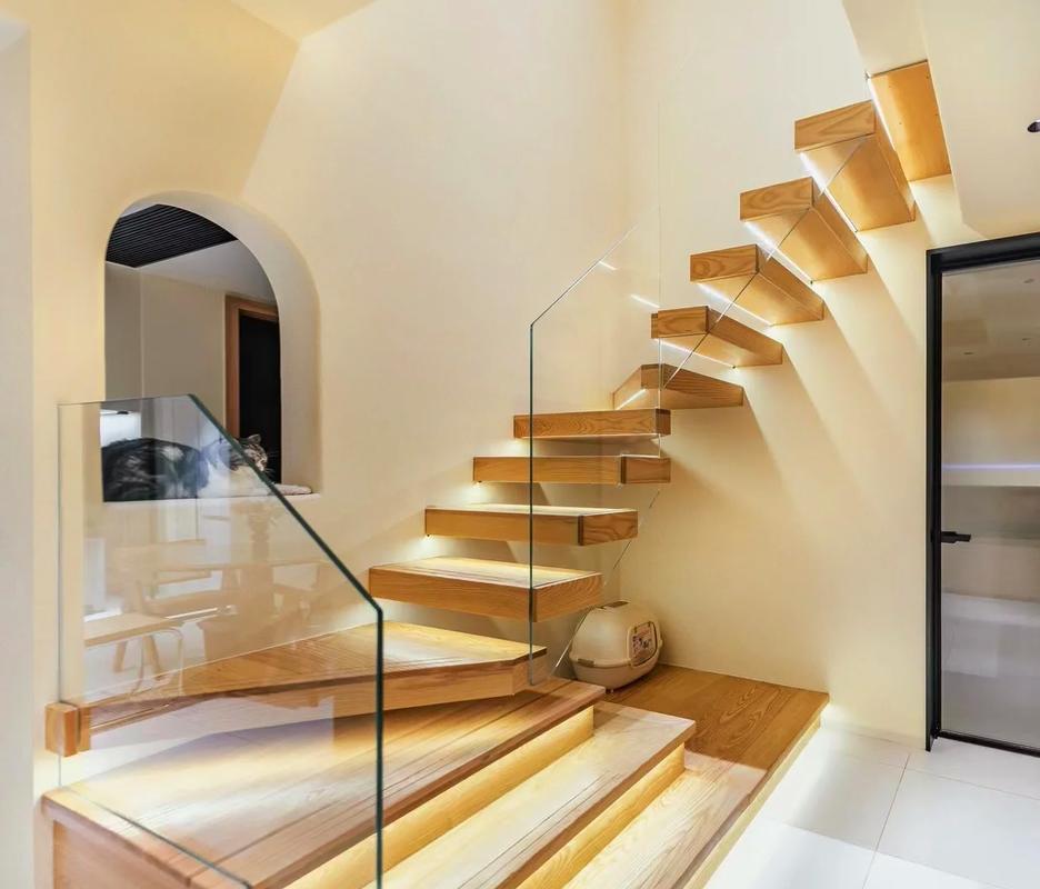🏠 楼梯、挑空和保温：舒适度关键