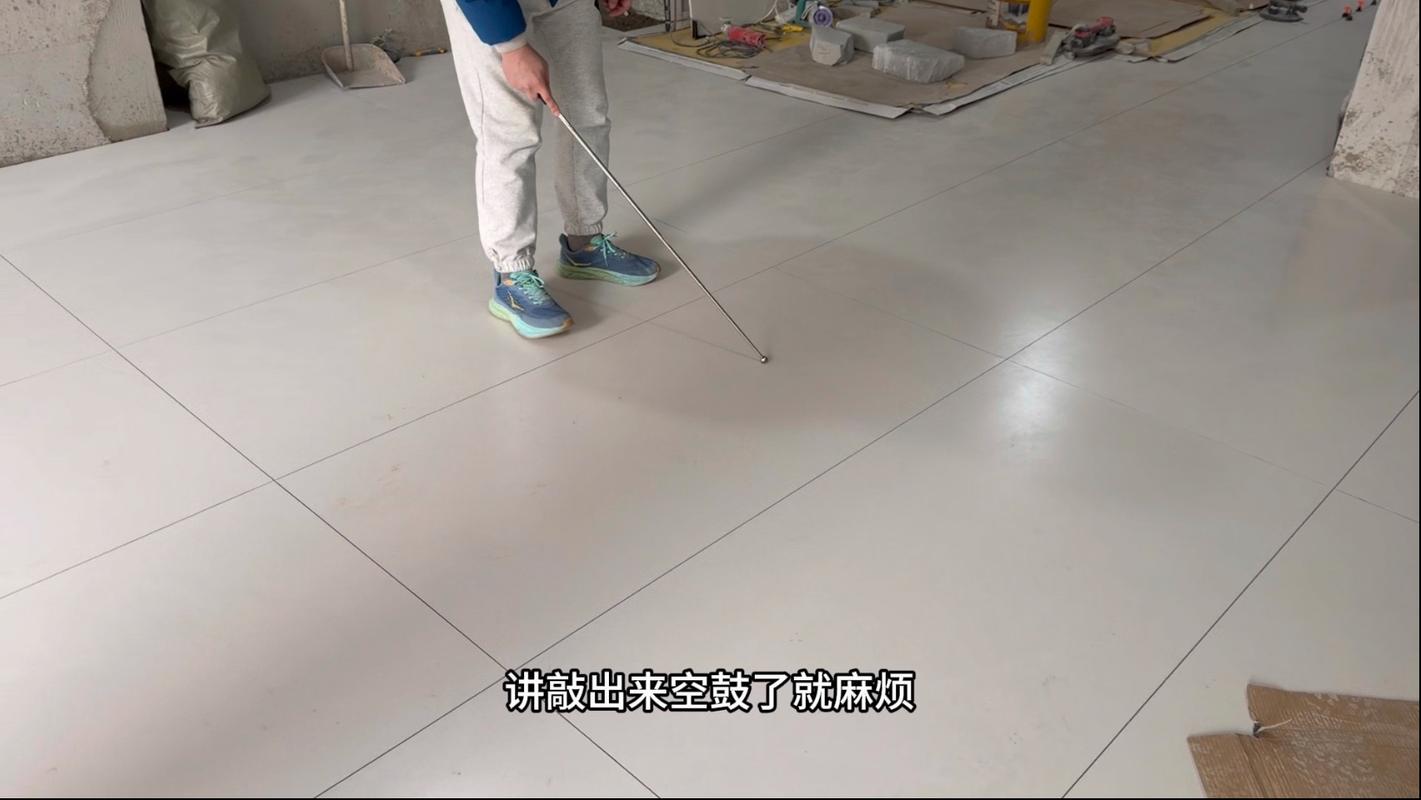 瓷砖空鼓检查敲击示意图 施工现场