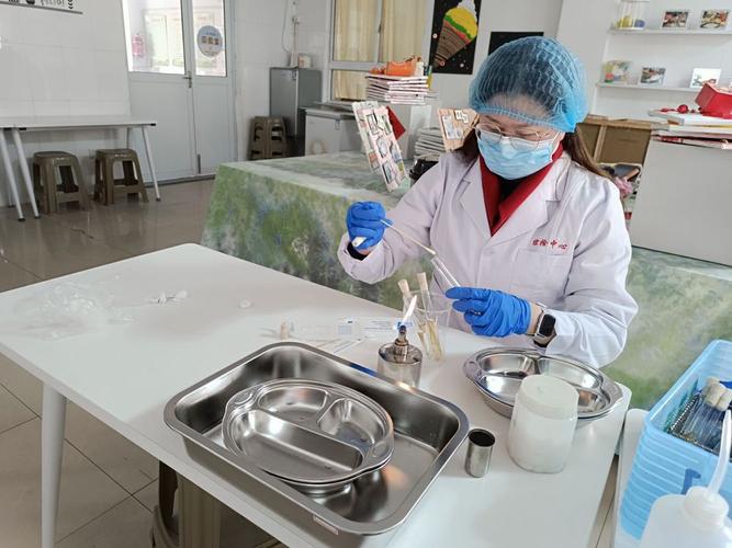 儿童餐具生产车间工位照度检测实拍图