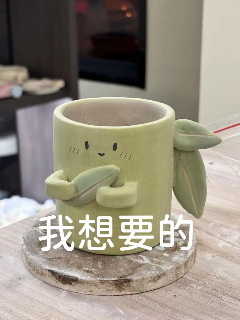 把期待塞回笔筒里