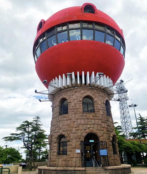 青岛信号山红色观景台全景照片