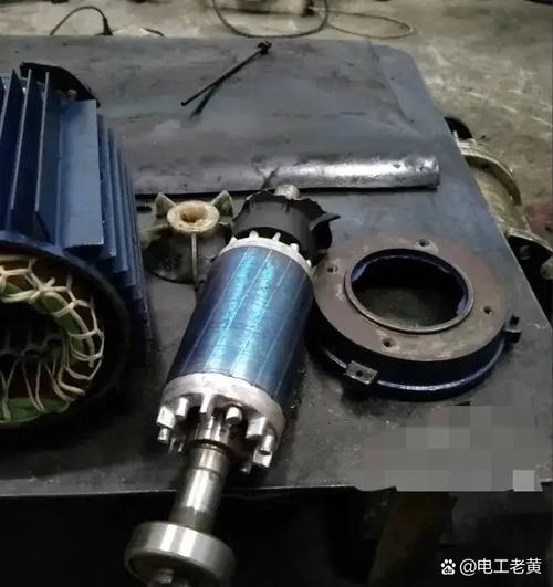 工业电机修理转子扫膛故障拆解现场