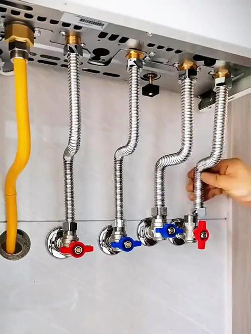 热水器不锈钢波纹管安装弯曲度示意