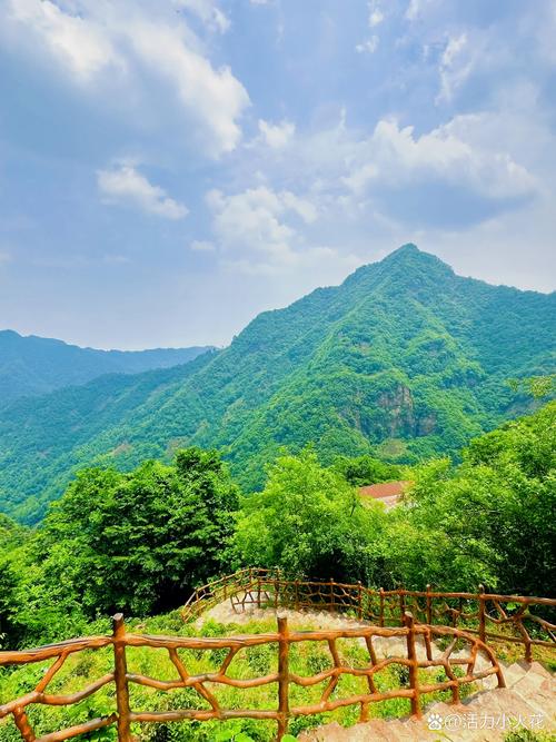 比起人挤人的网红景区,这种不刻意的山景才最养人