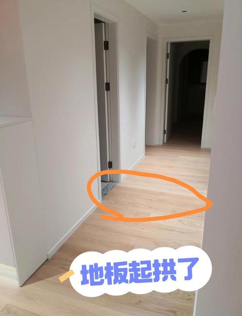 二、防潮除湿:地板起拱和开缝的根源