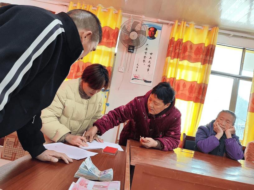 普通家庭遗产协商签字现场照片