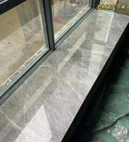 窗台石英石与大理石台面对比