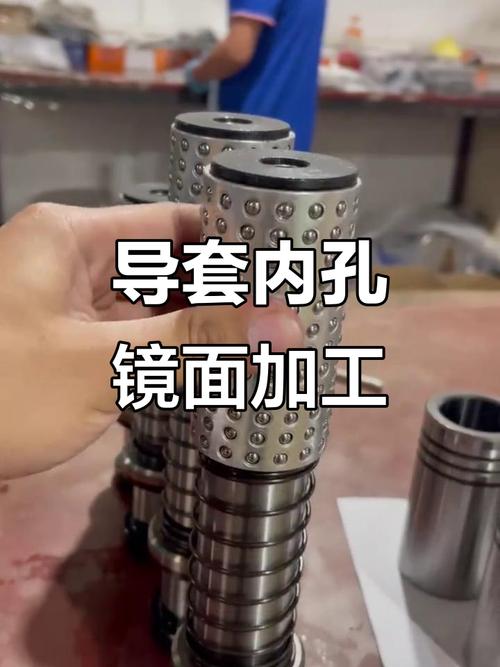 珩磨加工后缸套内壁网纹显微镜实拍
