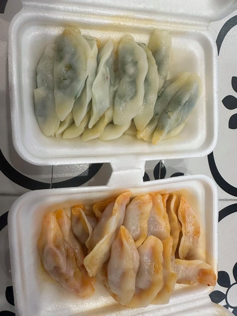 饺子粑与肉饼汤:孤独者的标配
