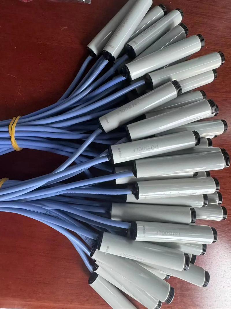 车间湿度传感器探头积灰导致测量不准
