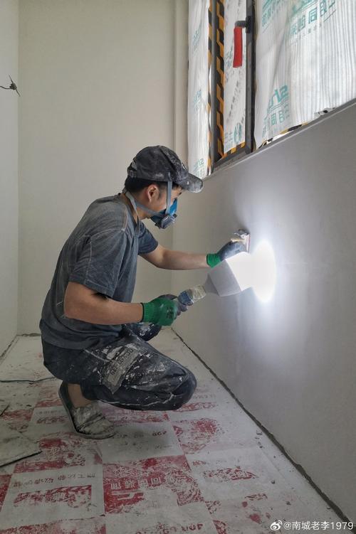 金属漆施工前墙面打磨处理